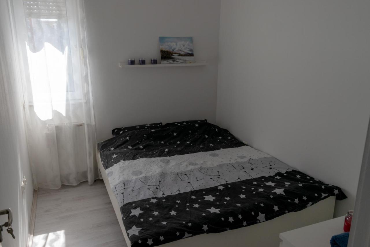 Ferienwohnung Stan Na Dan 021 Novi Sad Exterior foto