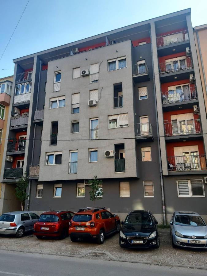 Ferienwohnung Stan Na Dan 021 Novi Sad Exterior foto